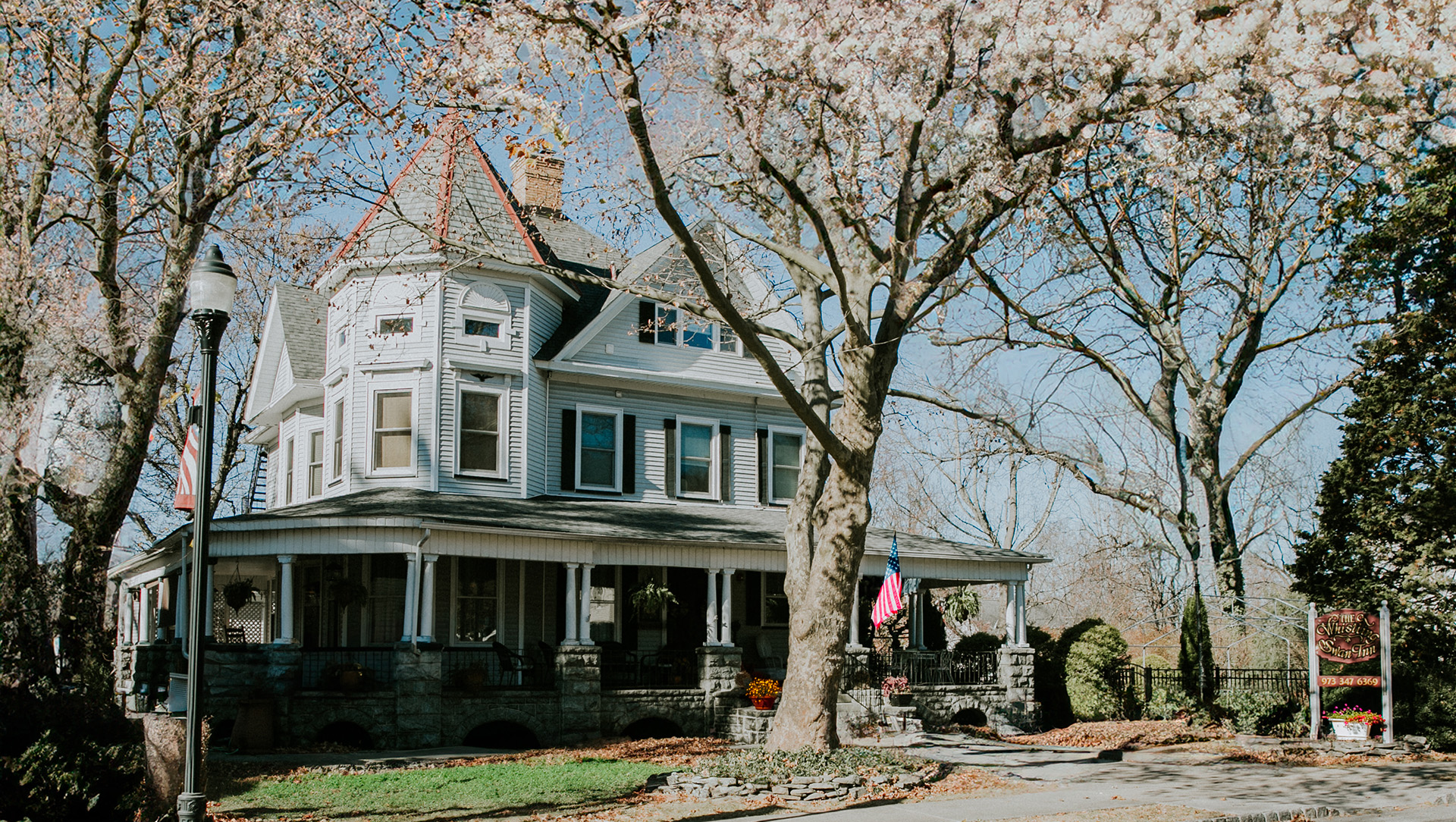 Whistling Swan Inn in Stanhope, United States